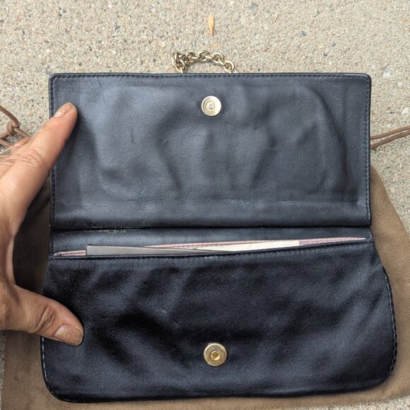 GUCCI | Python Hysteria Script Logo Clutch - Picture 2 of 2